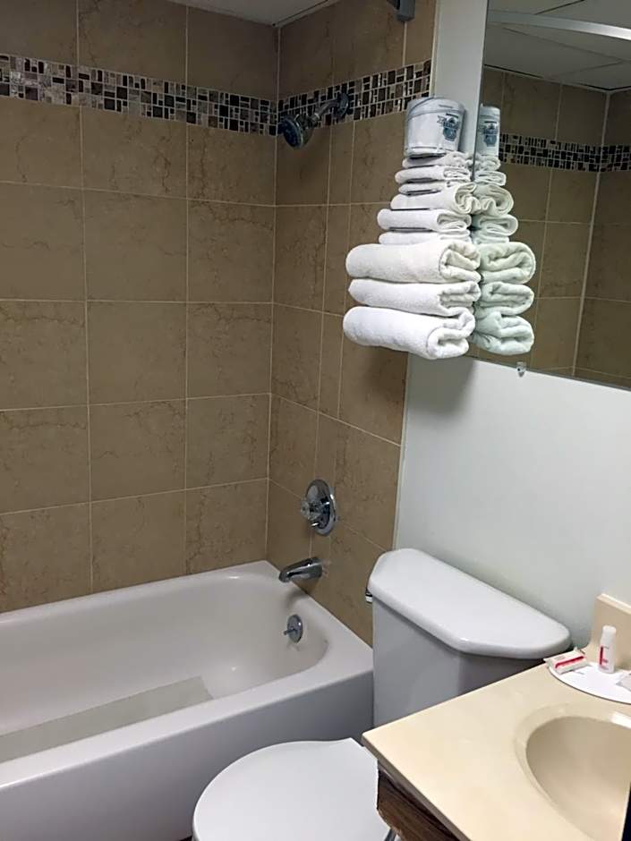 Super 8 by Wyndham Redfield