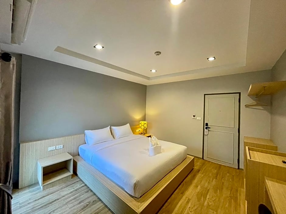 Klaang Muang Hotel (โรงแรมกลางเมือง)