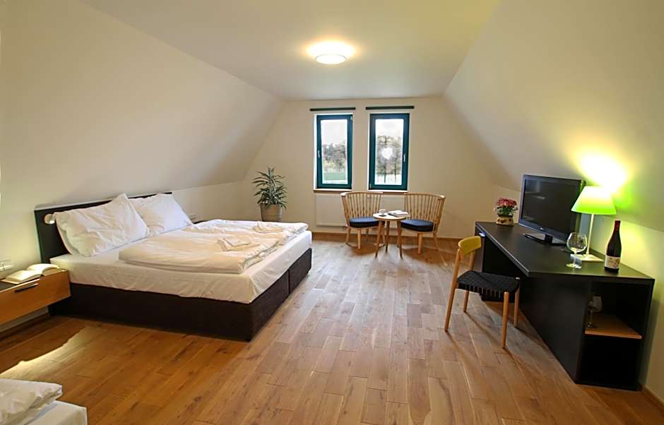 Photo 1 of 3 of Triple Room