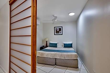 Three Bedroom Apartment with Pool Access- Penthouse