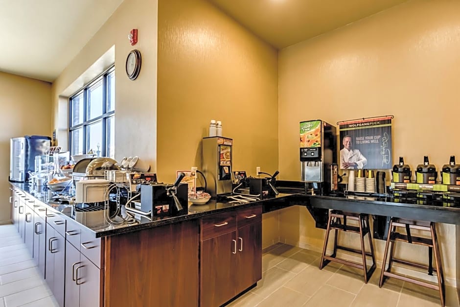 Cobblestone Inn & Suites - Waverly