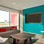 avid hotels - Detroit - Warren By IHG