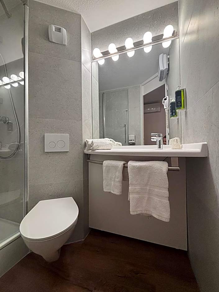 Brit Hôtel Les Evens