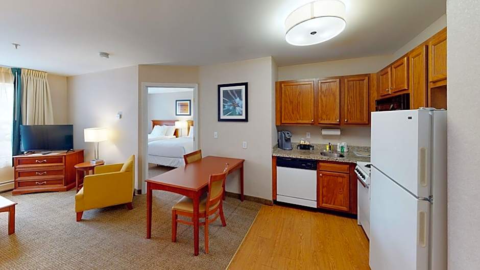 Smart Suites, Ascend Hotel Collection