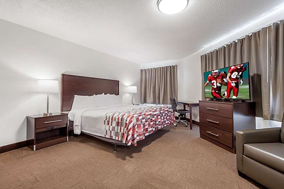 Red Roof Inn & Suites Omaha - Council Bluffs
