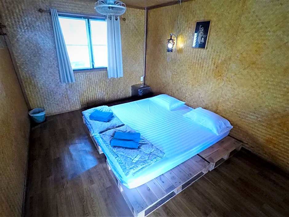 T & T Hostel Kanchanaburi