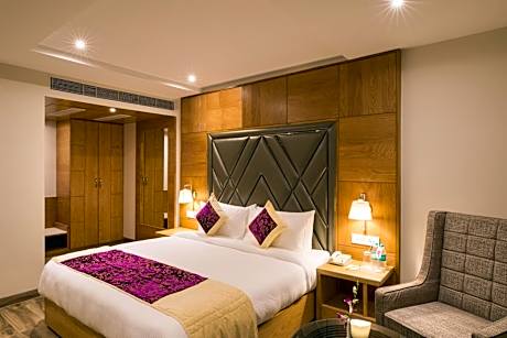 Suite Room -Enjoy Happy Hours with 1+1 offer on Alcoholic Beverages, Soft Beverages