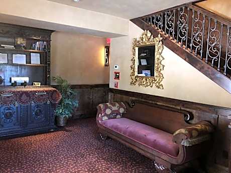 Border House at Crystal Bay Casino
