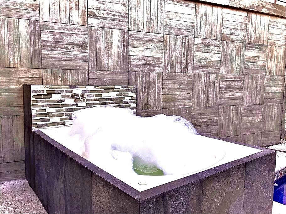 Loft Arte y Diseno Alberca Terraza Asador, CUERNAVACA SOMOS EL UNICO AIRBN QUE TE OFRECE 2 EXCLUSIVOS JACUZZIS PROFESIONALES CO