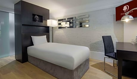 Single Guest Room
