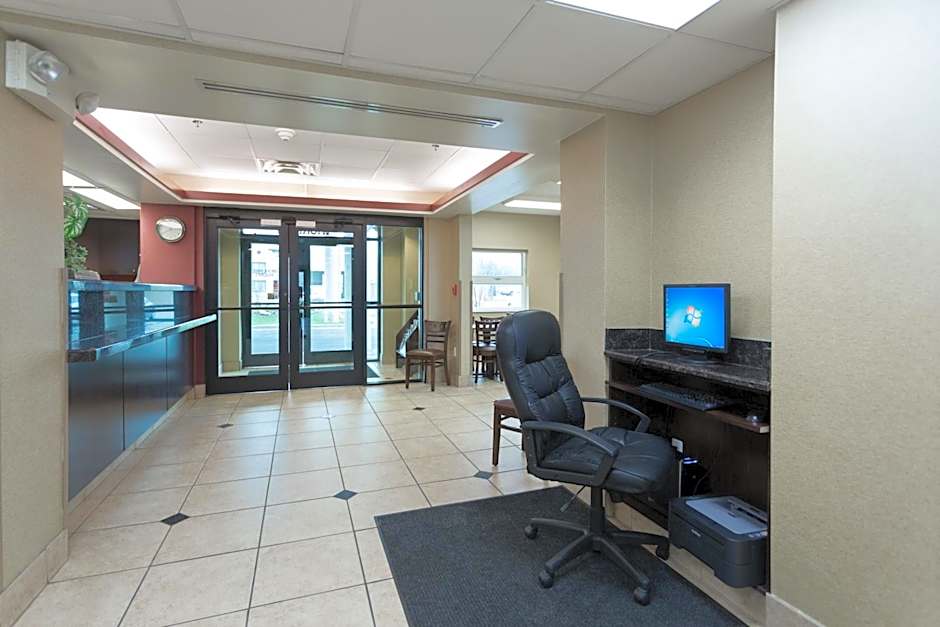 Travelodge by Wyndham Romulus Detroit Airport