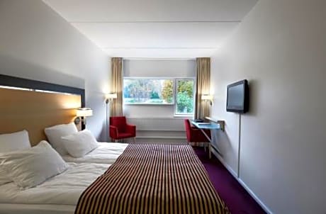 Rooms for up to 6 people - Located on the same floor