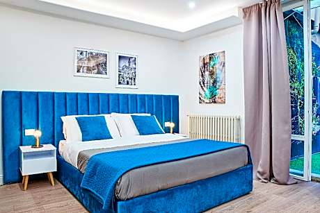 Deluxe King Room with Balcony