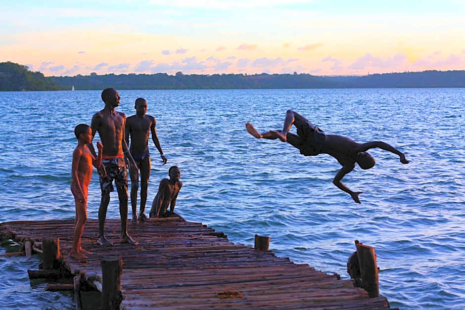 Distant Relatives Ecolodge & Backpackers