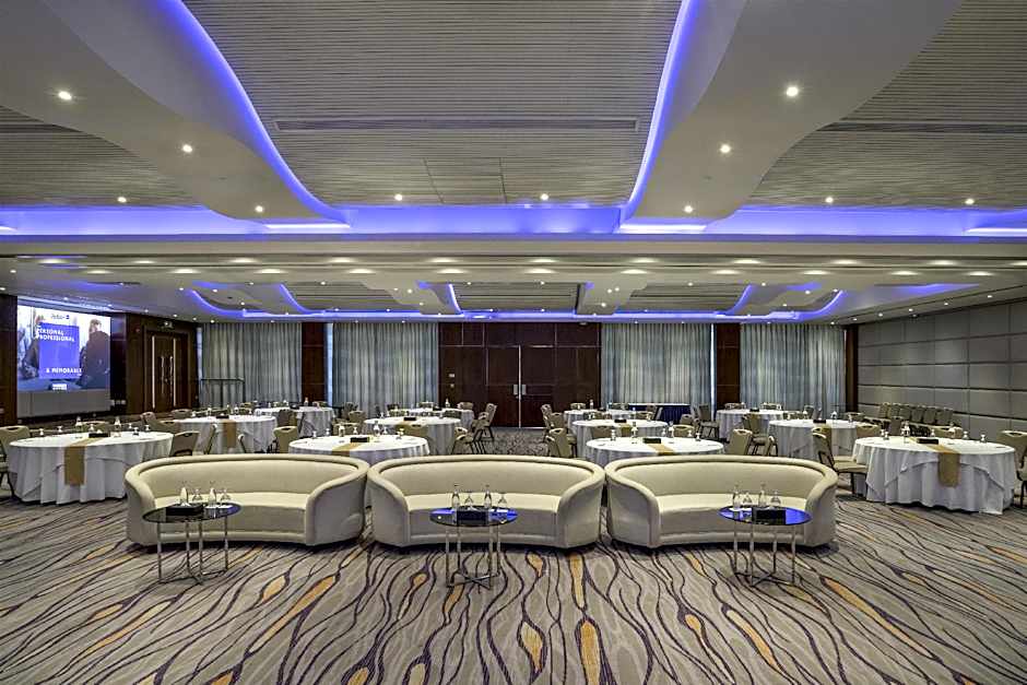 The Diplomat Radisson Blu Hotel Residence & Spa