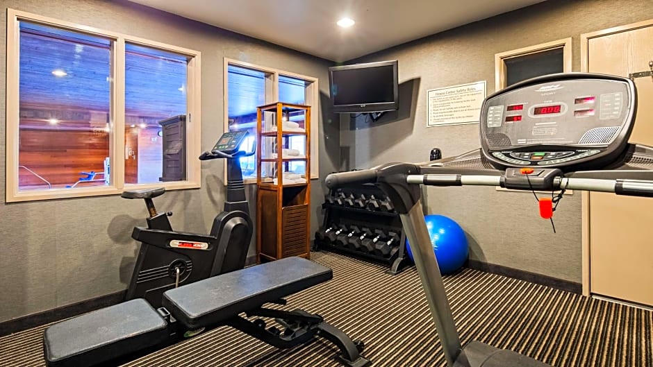 Best Western Plus Rama Inn & Suites