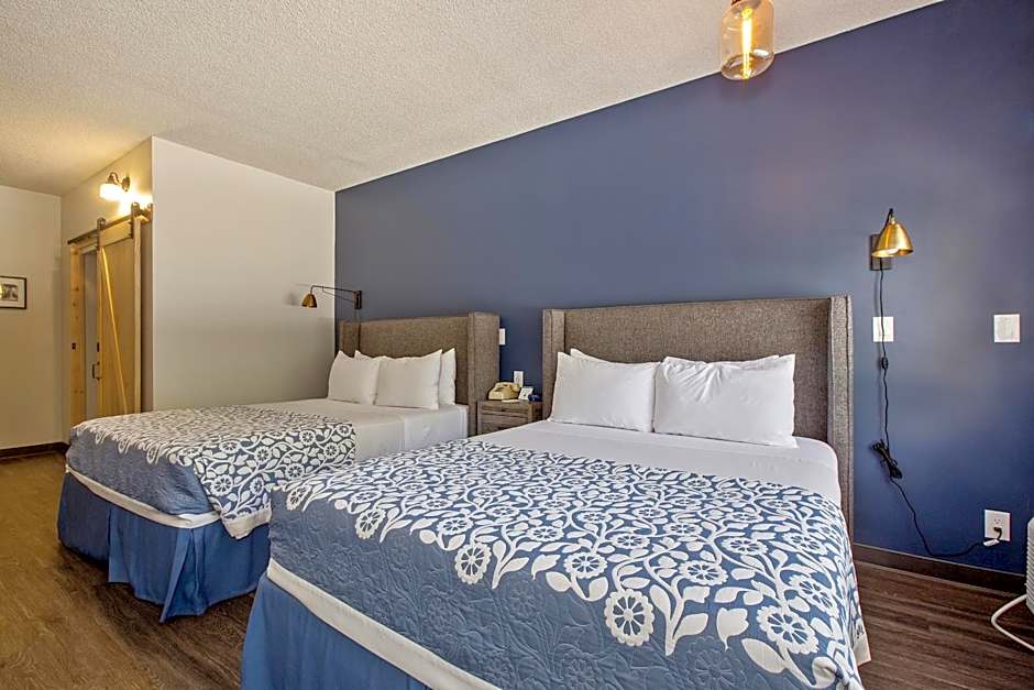 Photo 1 of 8 of Courtyard 2 Queen Beds