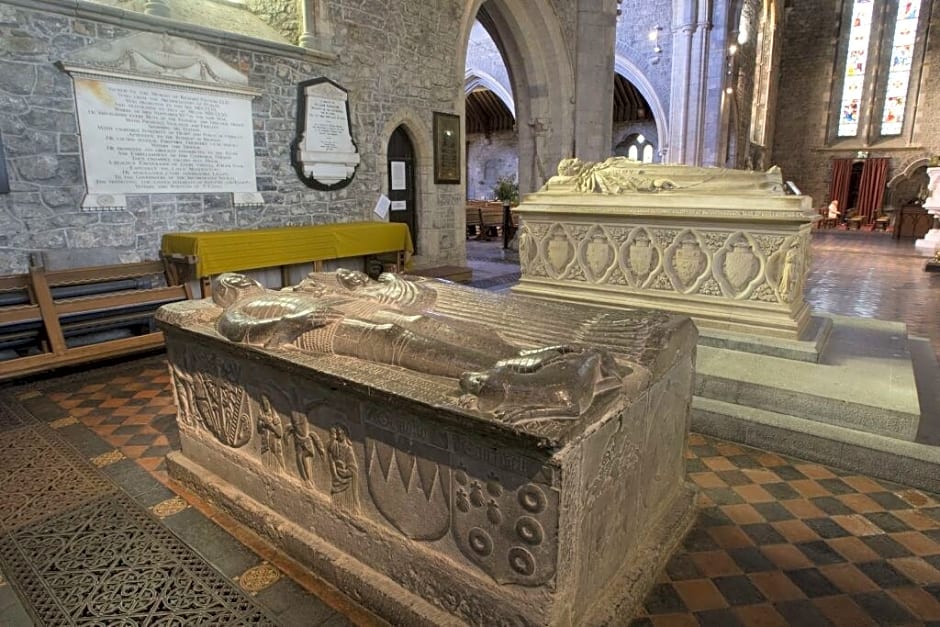 Springhill Court Hotel