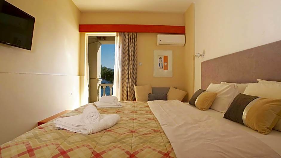 Antikyra Beach Hotel