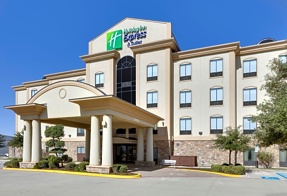 Holiday Inn Express & Suites Denton-UNT-TWU