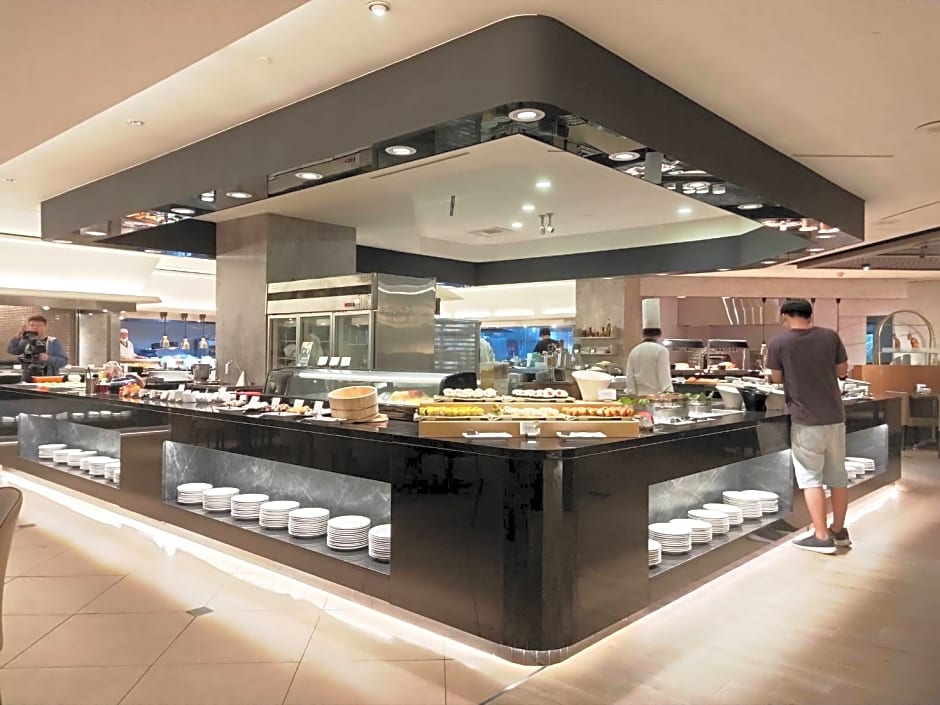 Evergreen Plaza Hotel