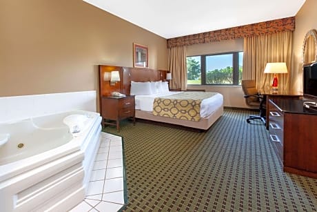 1 King Bed Suite Non-Smoking