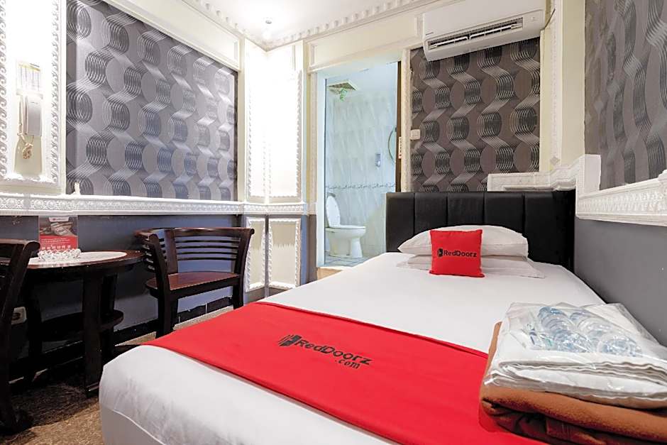 RedDoorz Plus near Simpang Tiga Tritayasa Cilegon