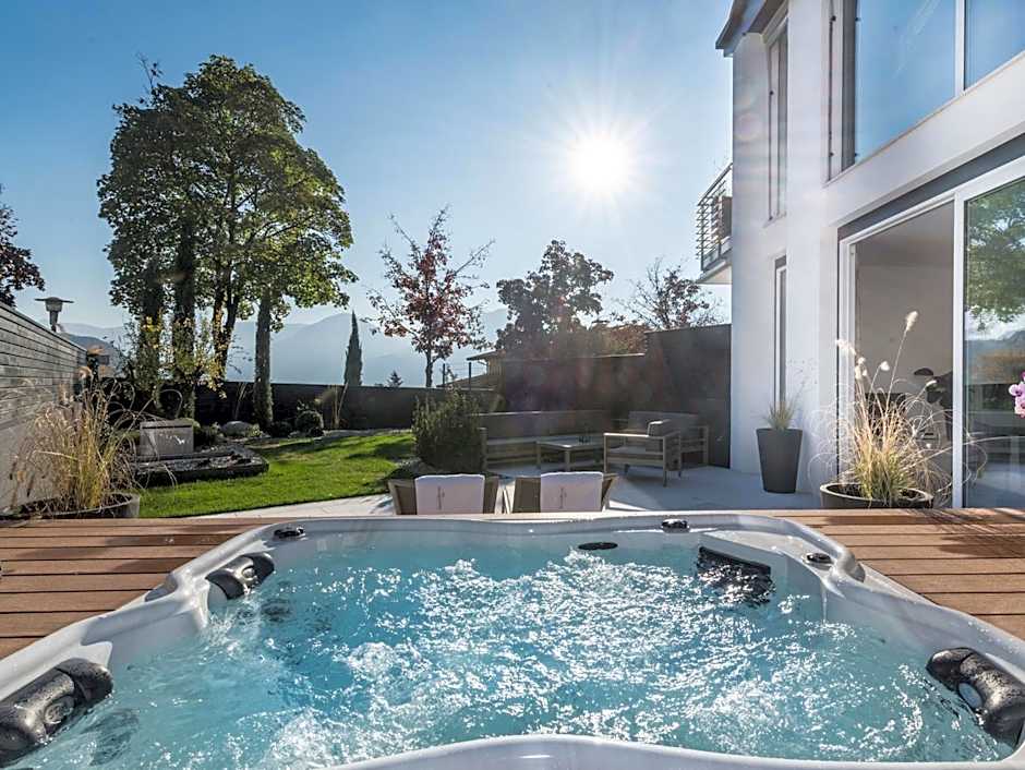 Merangardenvilla adults only