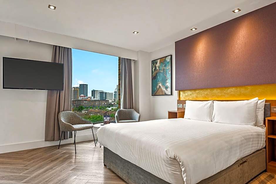 Roomzzz London Stratford