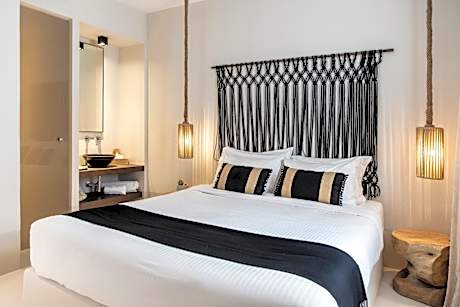 Two-Bedroom Suite with Sea view and Hot Tub