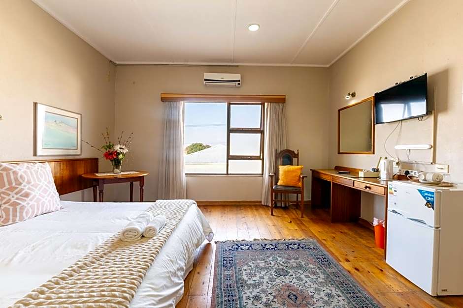 Karoo Country Inn