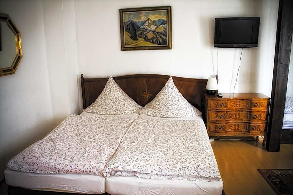 Balthasar Neumann Speiserei & Gästehaus - Zentrum Brühl -E-Ladestation, nähe Phantasialand