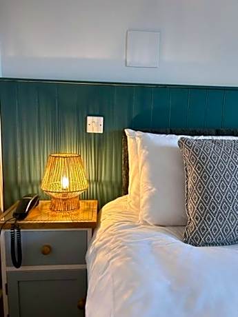 Twin Room with Private Bathroom