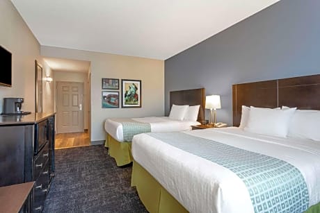 2 Queen Beds Deluxe Suite Non-Smoking