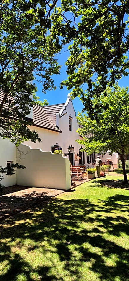 De Leeuwenhof Estate