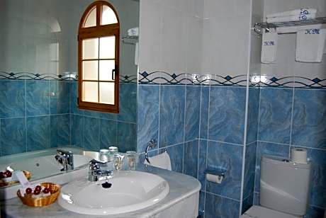 Twin Room with 1 Extra Bed