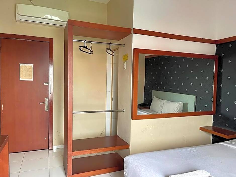 Capital O 93285 Residence Hotel Syariah