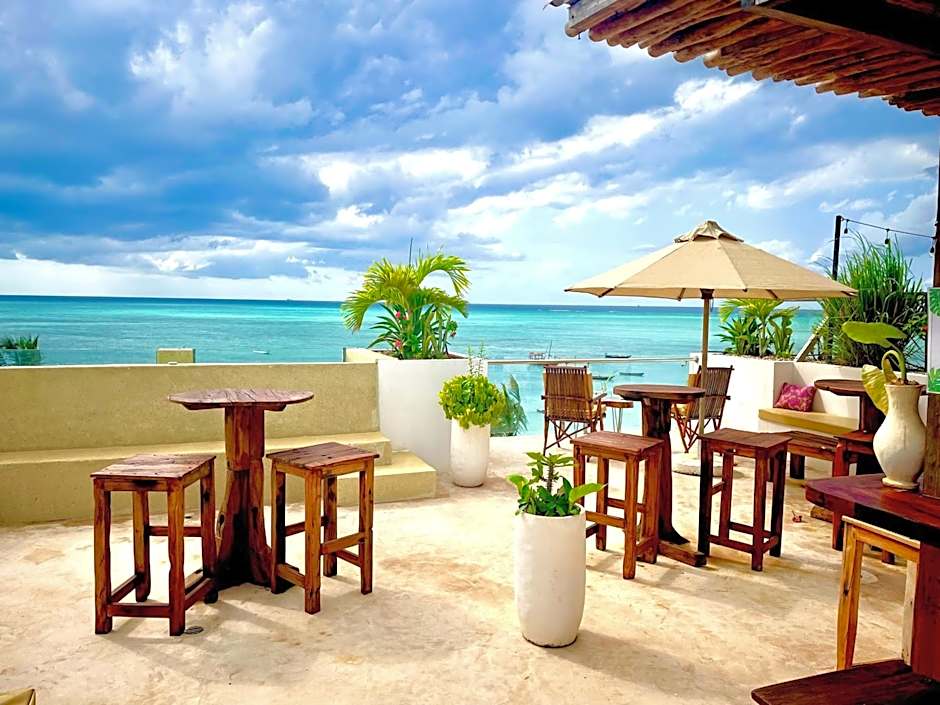 Aluna Beach Apartments