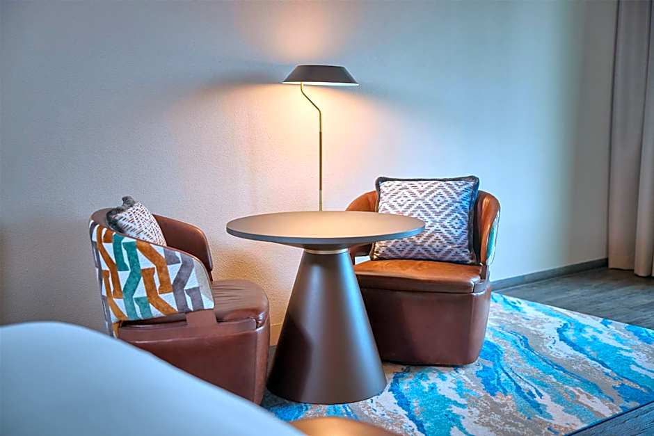 Haven Hotel Rotterdam, Curio Collection by Hilton