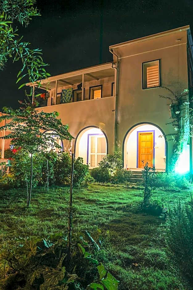 Yaliyani Motel Restaurant