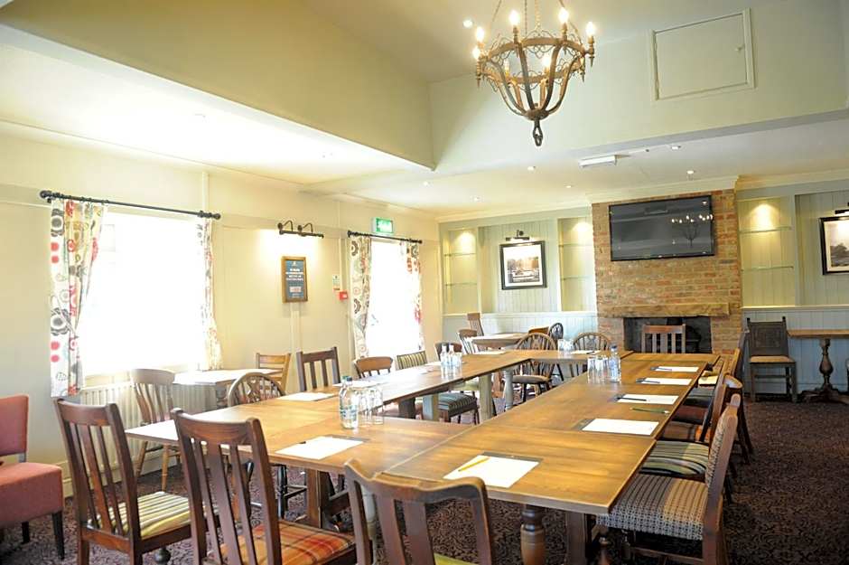 Sturdy`s Castle - Historic Coaching Inn near Blenheim Palace, Oxfordshire