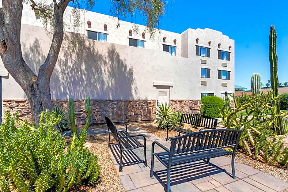 Red Lion Inn & Suites Goodyear - West Phoenix