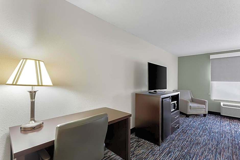 Quality Inn & Suites Niles