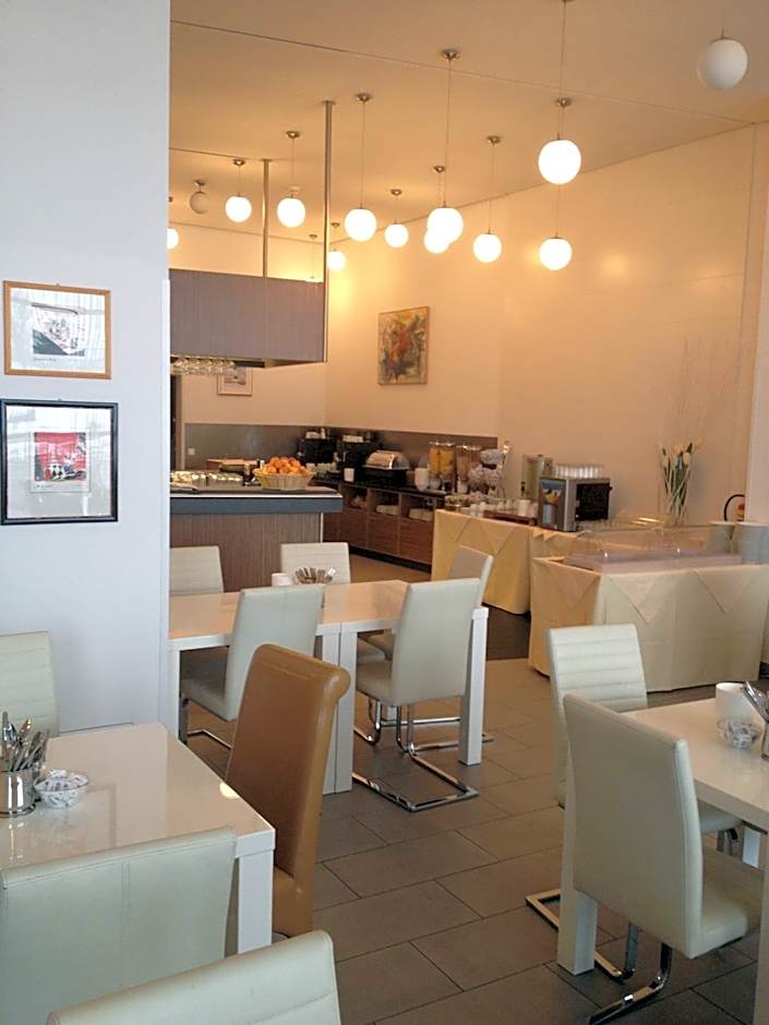 HB1 Budget Hotel - contactless check in