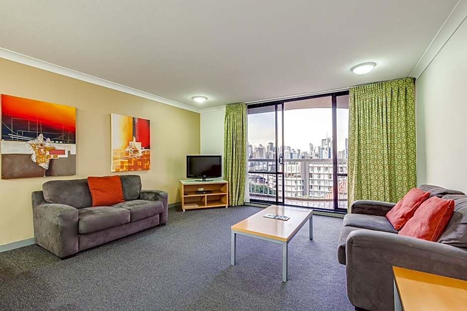 Hillcrest Apartment Hotel (formerly Central Hillcrest Apartments)