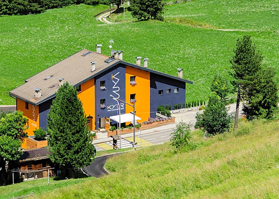 Kyrr Smart Mountain Retreat