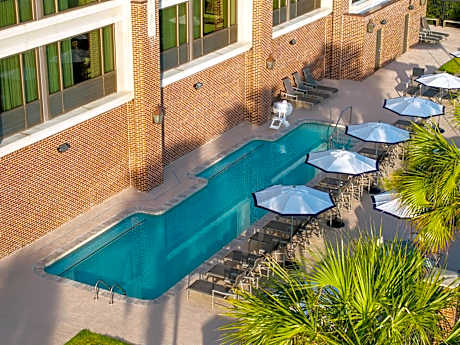 Hilton Garden Inn Charleston Waterfront/Downtown