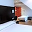 Hotel 44