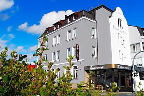Hotel Grader