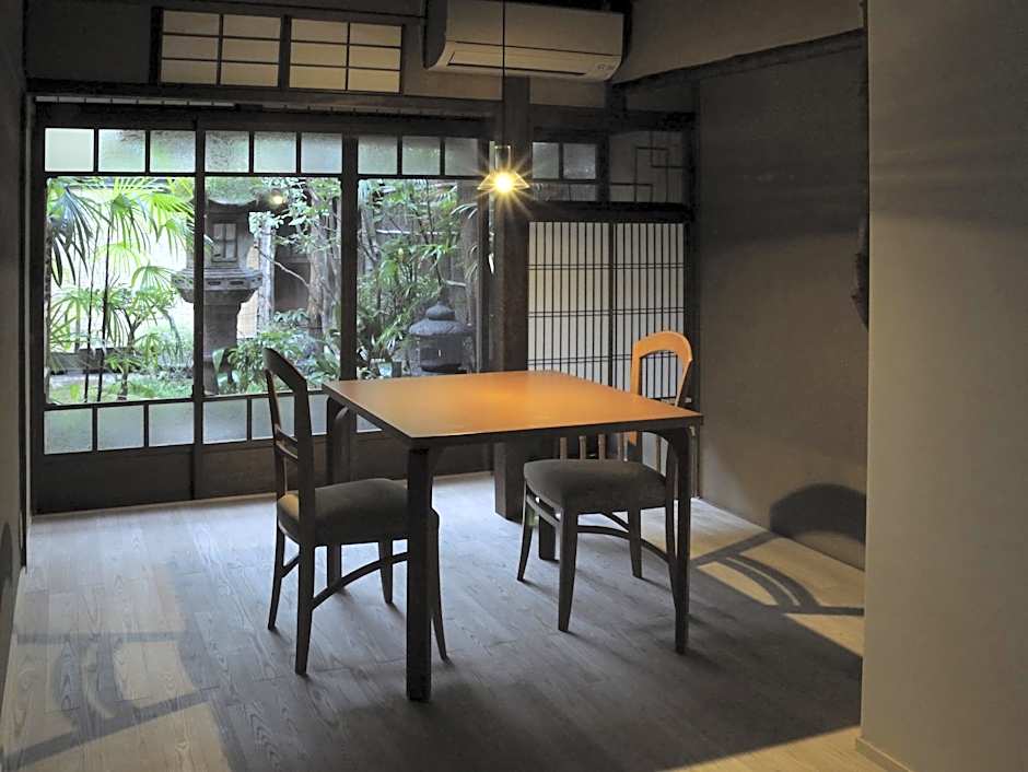 Traditional Kyoto Inn serving Kyoto cuisine IZUYASU